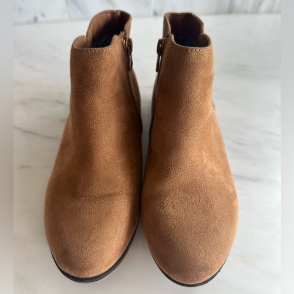 EUC Cat and Jack Girls Booties Size 2 - Picture 4 of 5